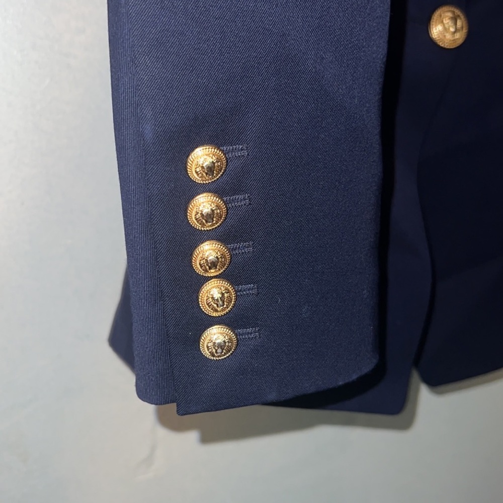 Balmain
Double-Breasted Wool Jacket - Picture 4 of 6